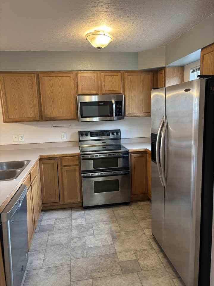 2021 West Kent Avenue - Photo 6 of 18