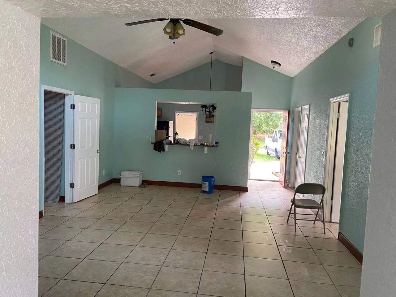 135 Coralwood Cir #1 - Photo 6 of 10