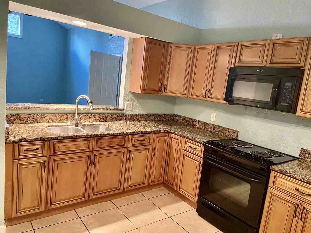 135 Coralwood Cir #1 - Photo 6 of 10