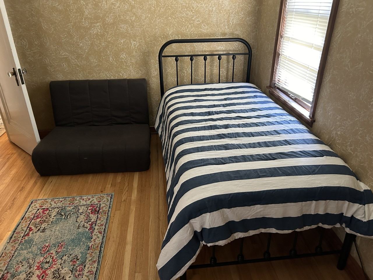 1597 Hartford Ave - Photo 4 of 20