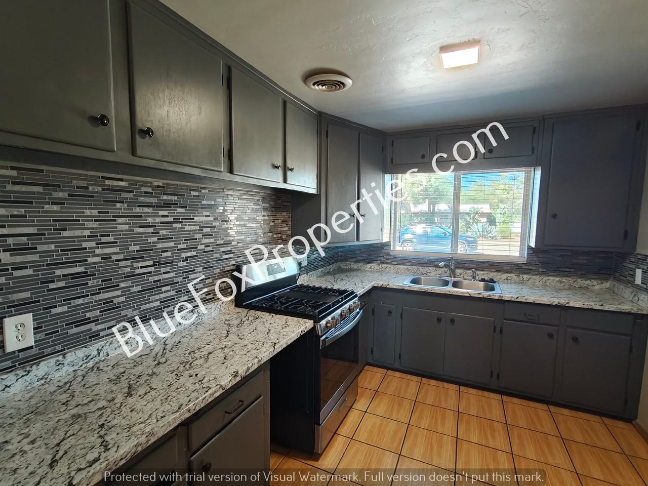 5952 E 25th St - Photo 3 of 26