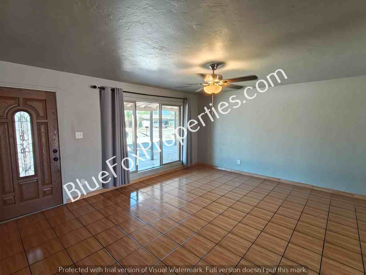 5952 E 25th St - Photo 4 of 26