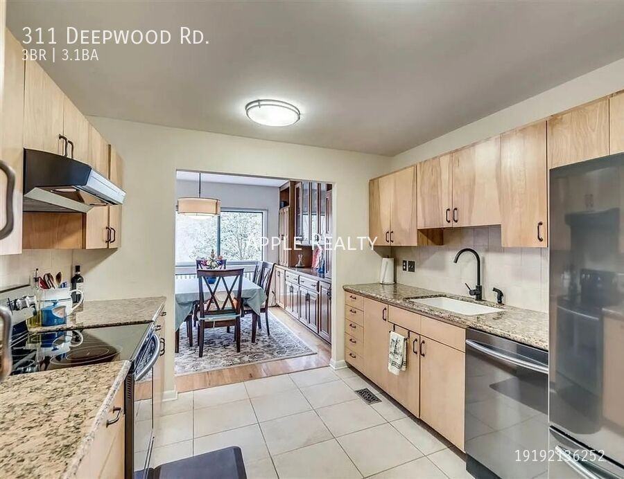 311 Deepwood Rd - Photo 3 of 17
