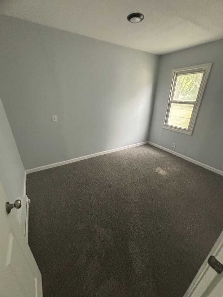 1930 S Helfrich Ave #1 - Photo 3 of 10