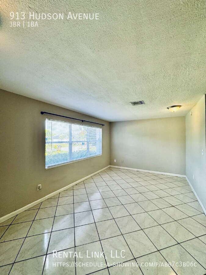 913 Hudson Ave - Photo 3 of 35