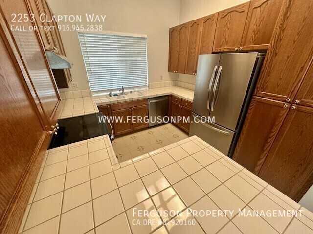 2253 Clapton Way - Photo 2 of 14