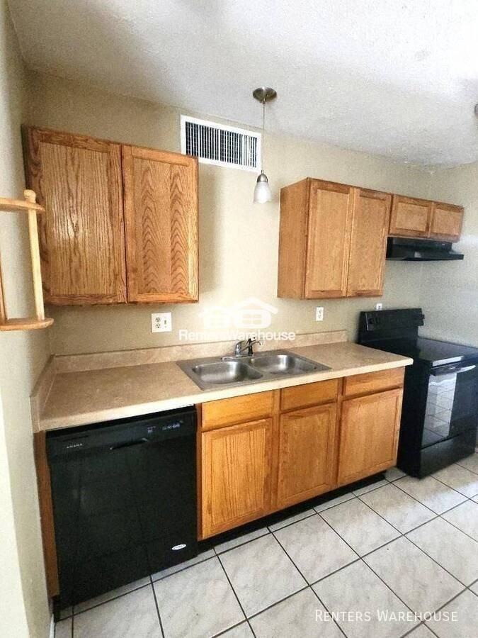 24310 Rockin Seven Dr - Photo 3 of 10