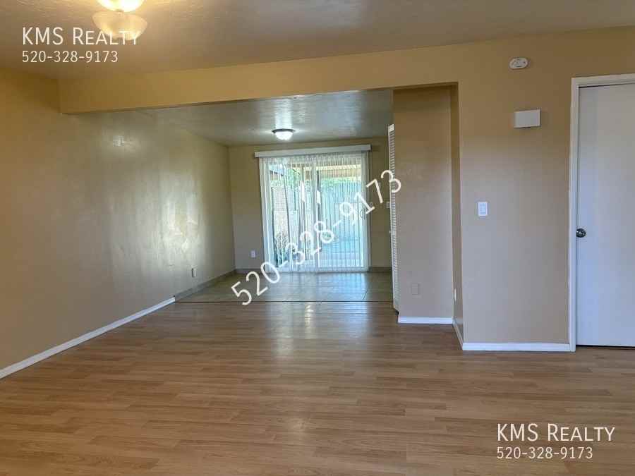 4004 S Evergreen Ave - Photo 2 of 19