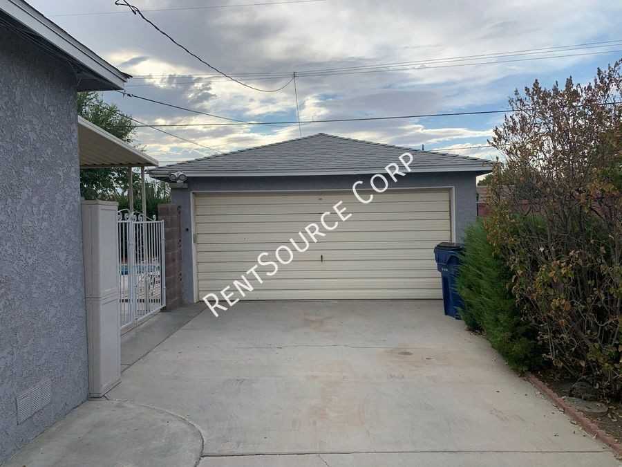 44415 Lowtree Avenue - Photo 4 of 24