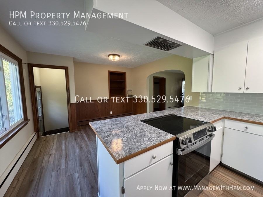 5811 Strausser St Nw - Photo 5 of 15