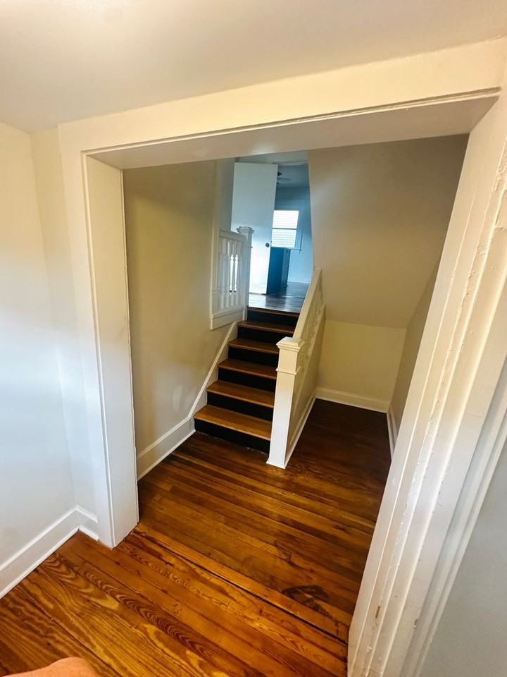 1841 Edgeland Avenue - Photo 3 of 14