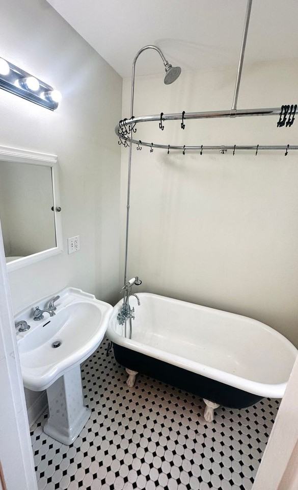 1841 Edgeland Avenue - Photo 5 of 14