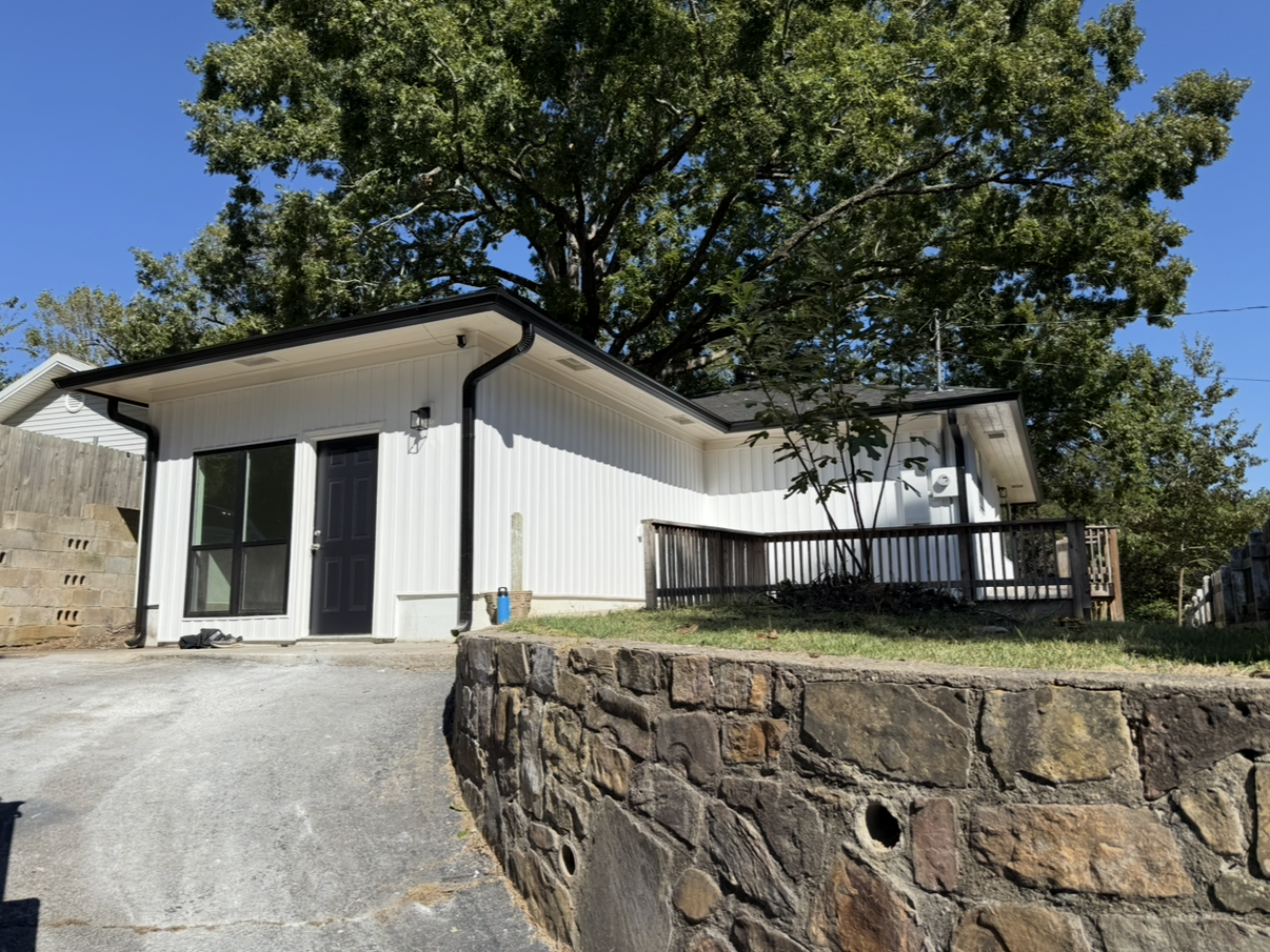 112 Poplar St #NA - Photo 2 of 11
