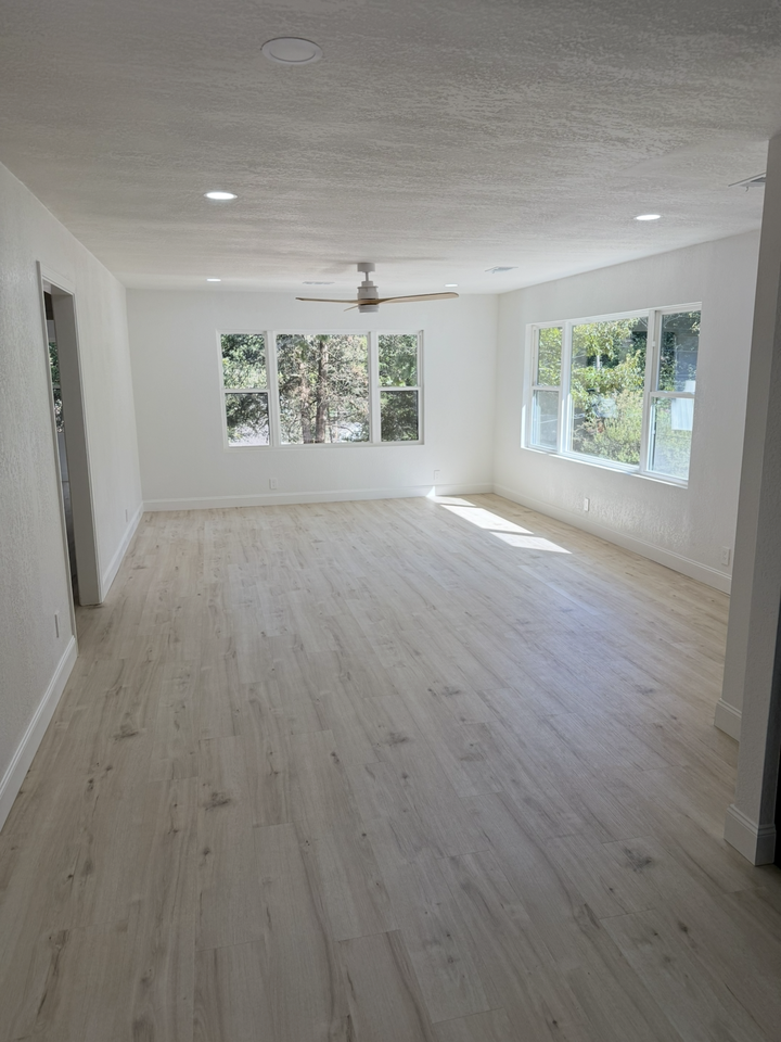 112 Poplar St #NA - Photo 3 of 11