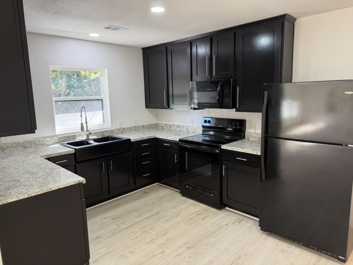 112 Poplar St #NA - Photo 4 of 11