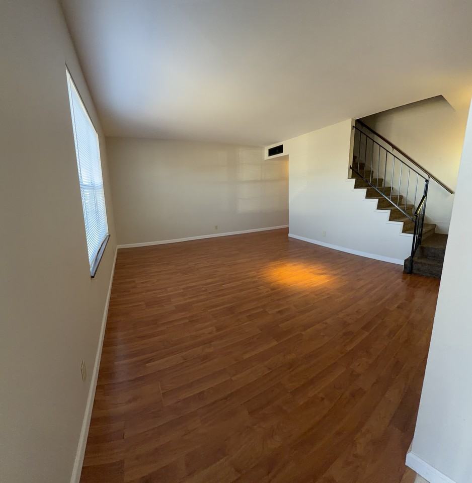 121 E 14th Pl #1 - Photo 4 of 17