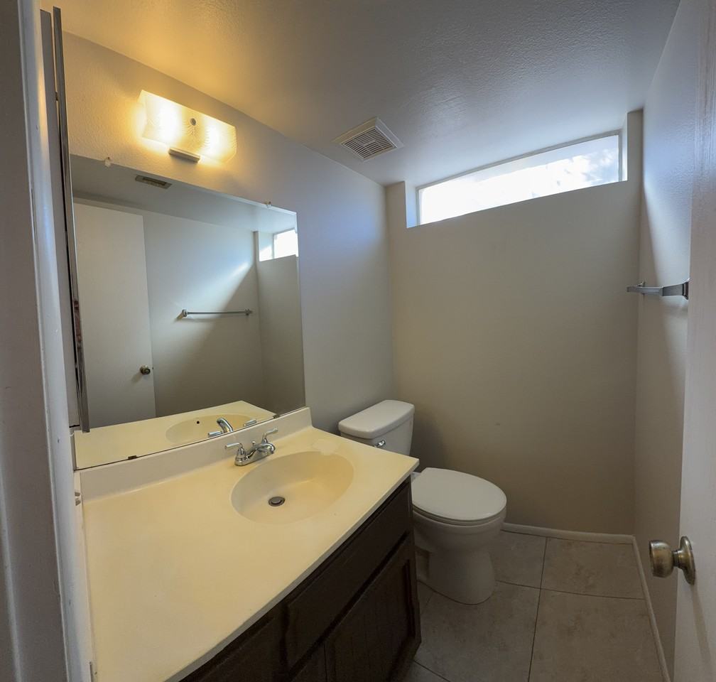 121 E 14th Pl #1 - Photo 5 of 17