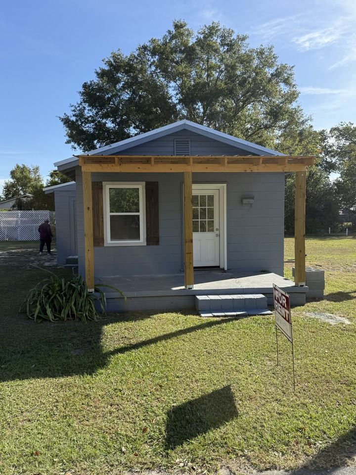 214 N Poplar St #NA - Photo 2 of 8