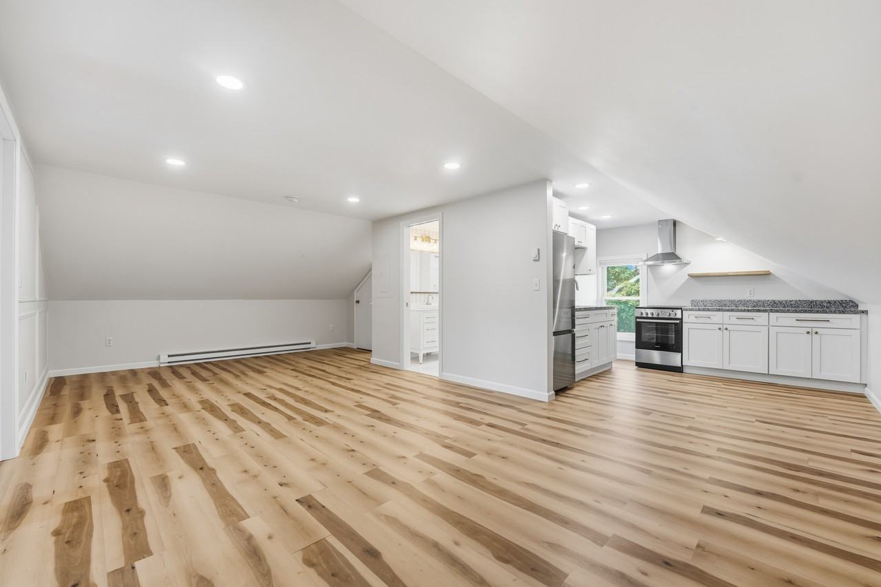 22 Vernon St #3 - Photo 4 of 12