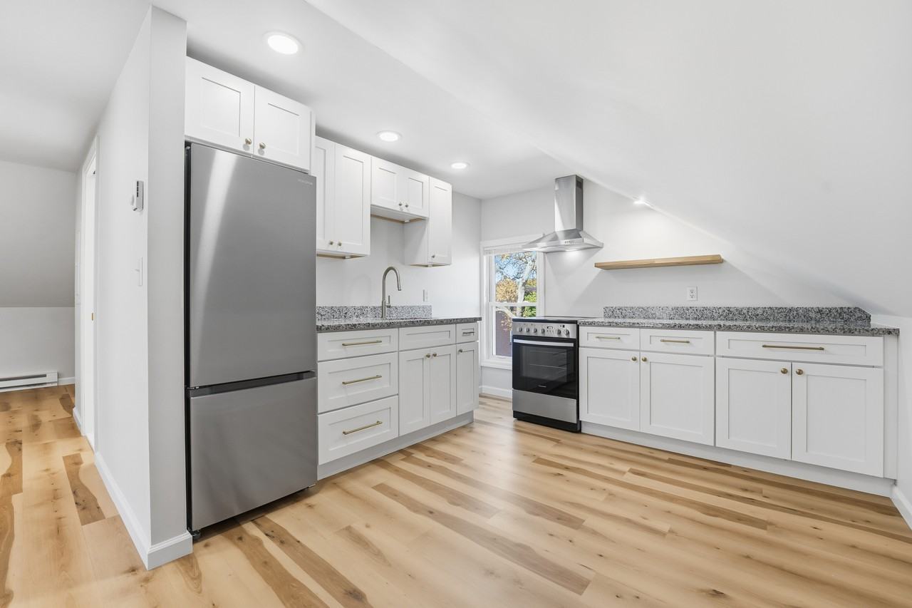 22 Vernon St #3 - Photo 5 of 12