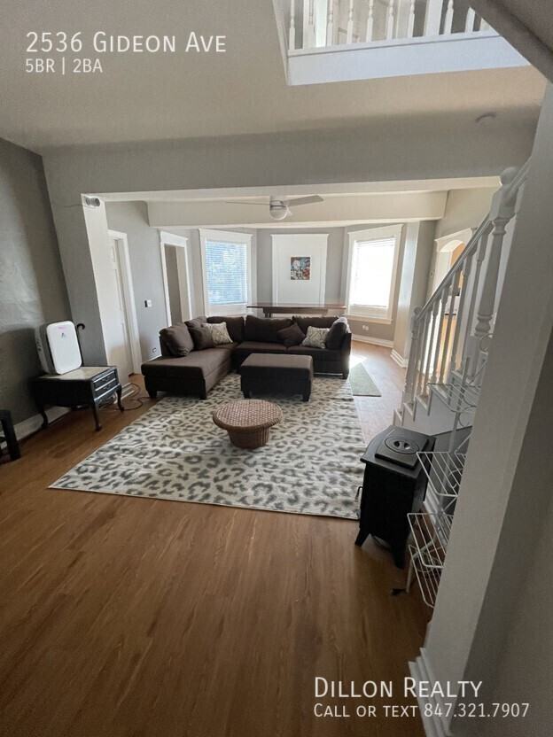 2536 Gideon Ave - Photo 2 of 11