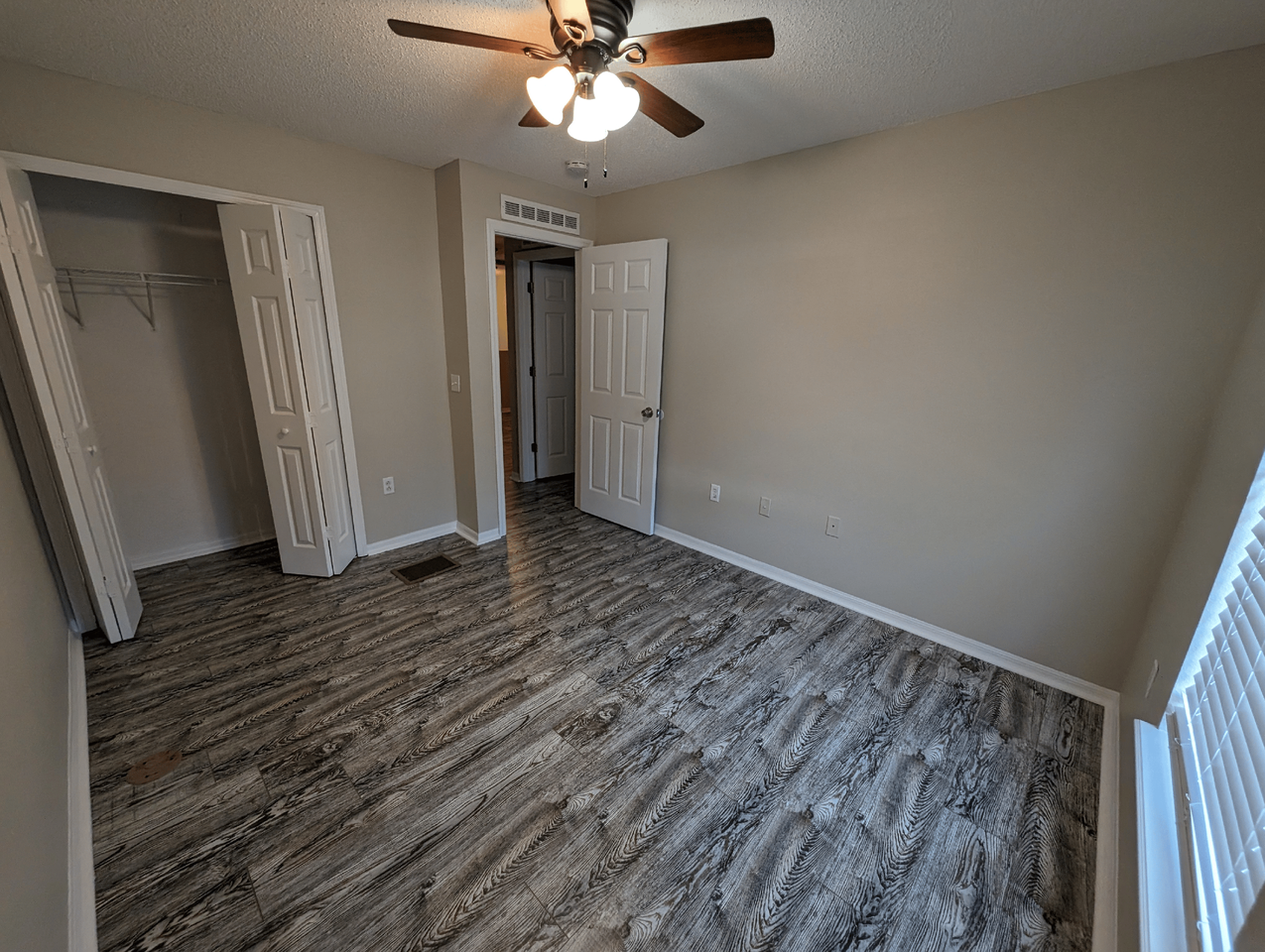 4630 Ashburn Square Drive - Photo 3 of 8