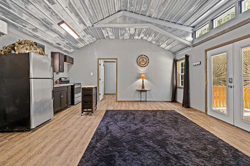 9190 Country Road Dr - Photo 2 of 5