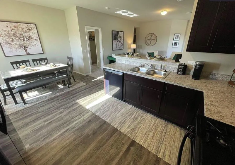 598 W Fountain St - Photo 2 of 10