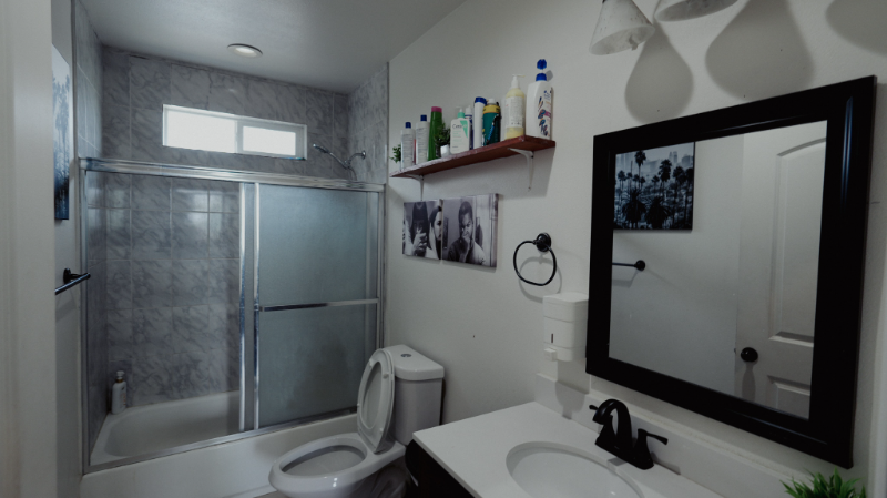 1449 E 25th St - Photo 7 of 18