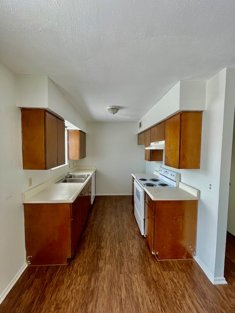 8281 Shadow Wood Dr #7 - Photo 3 of 10