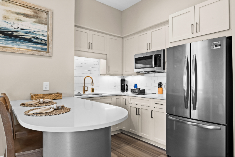 812 Shepard St - Photo 4 of 12