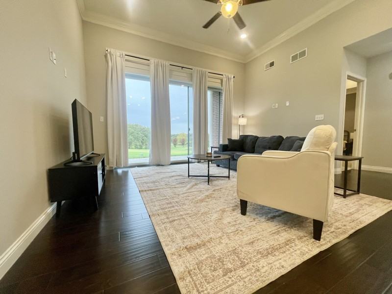 1525 Residence Dr - Photo 3 of 13