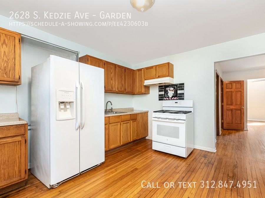 2628 S Kedzie Ave - Photo 3 of 15