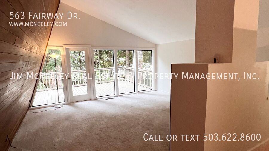 563 Fairway Drive - Photo 3 of 24
