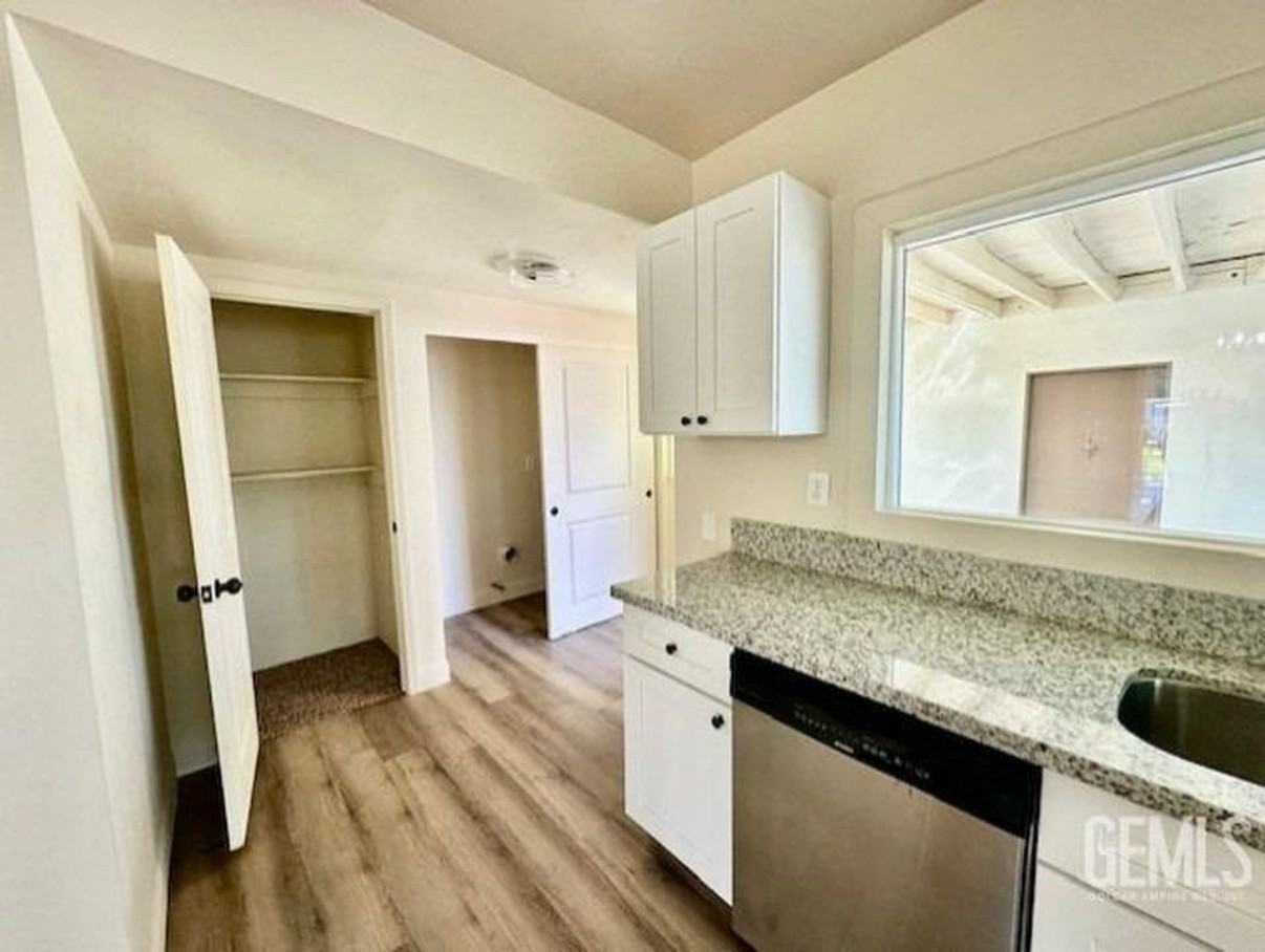 220 Pacific Street #NA - Photo 6 of 15