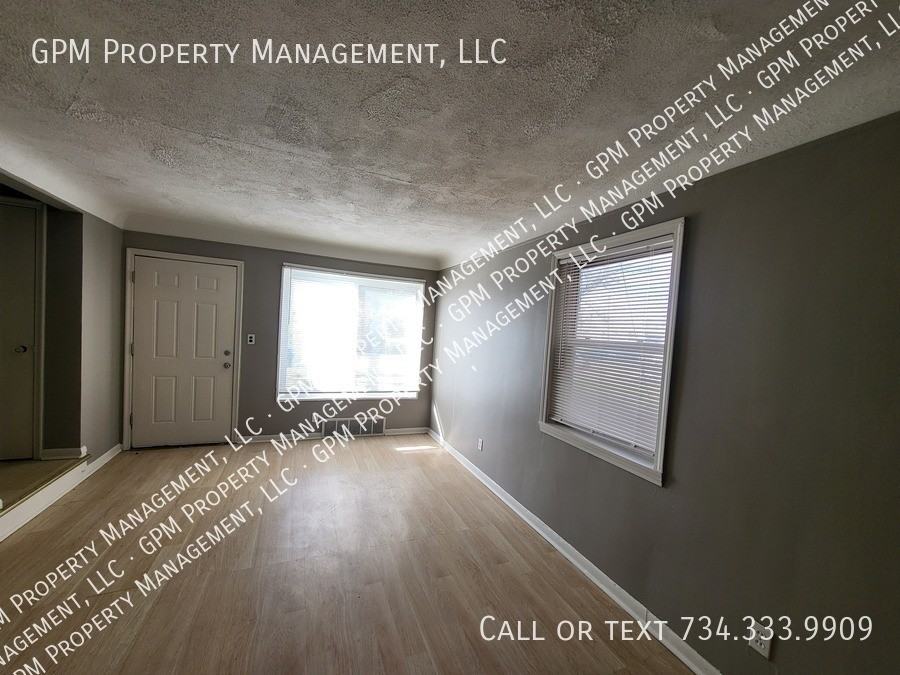 8670 Schaefer Hwy - Photo 4 of 11