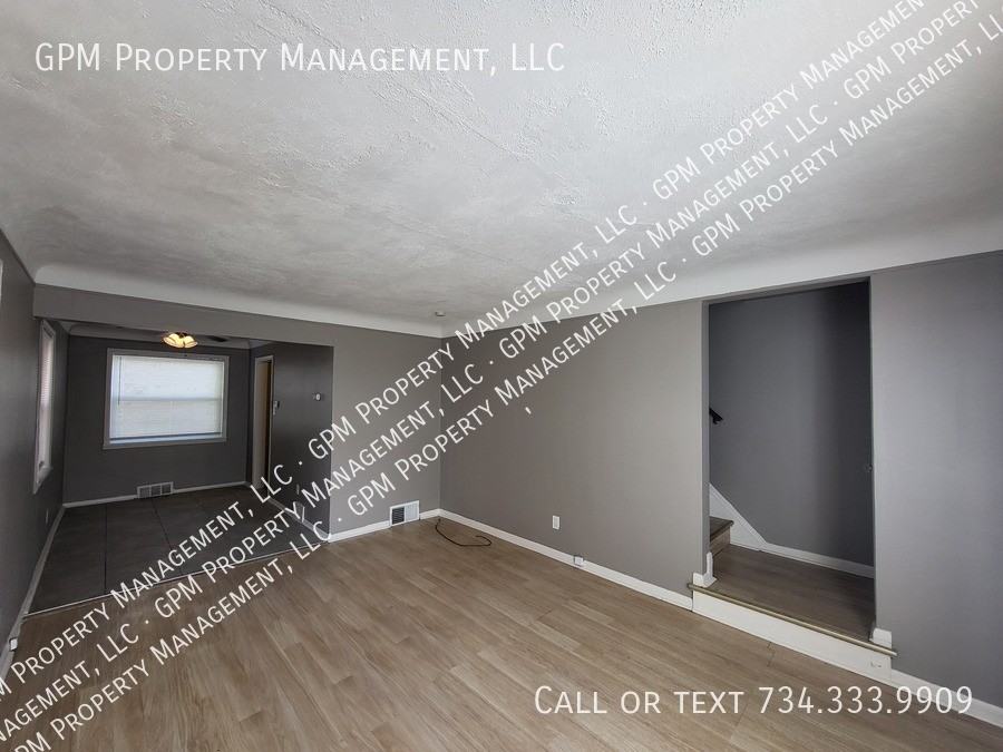 8670 Schaefer Hwy - Photo 6 of 11