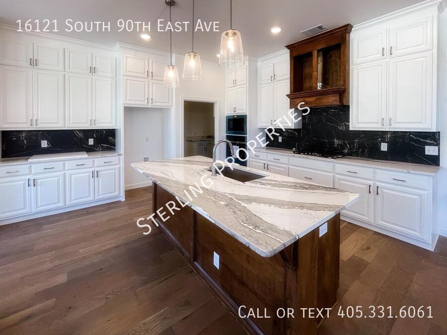 16121 S 90th East Ave - Photo 2 of 50
