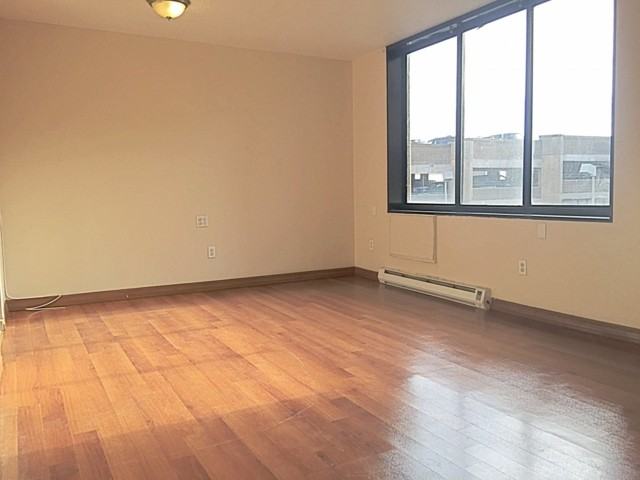 1st Ave & E 100th St