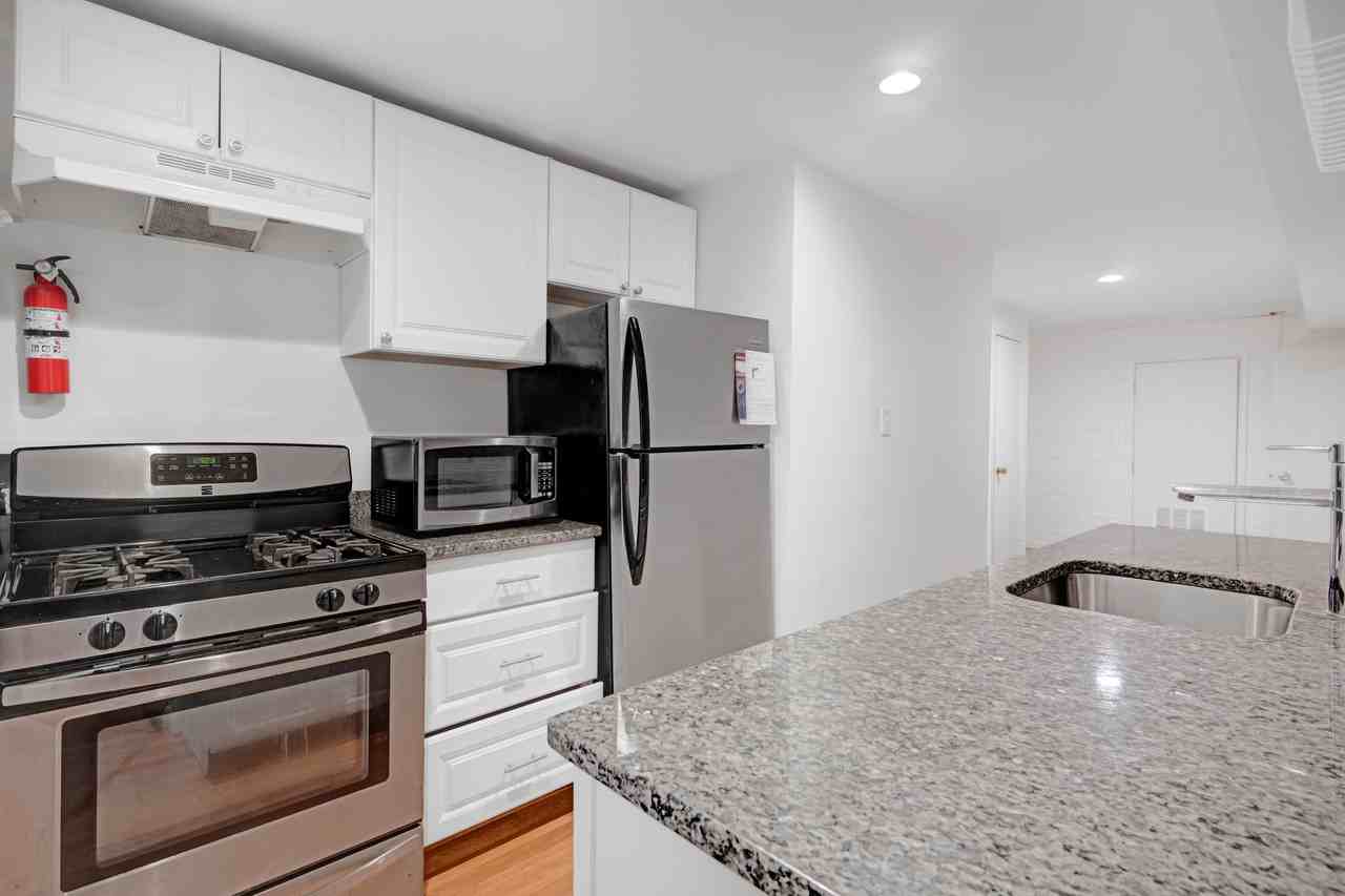 3204 Porter St Nw - Photo 7 of 13