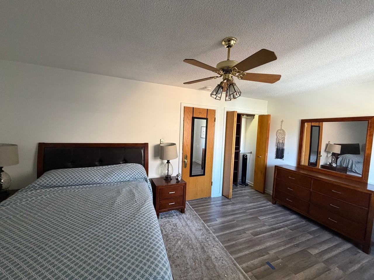 108 E Housatonic St - Photo 2 of 8