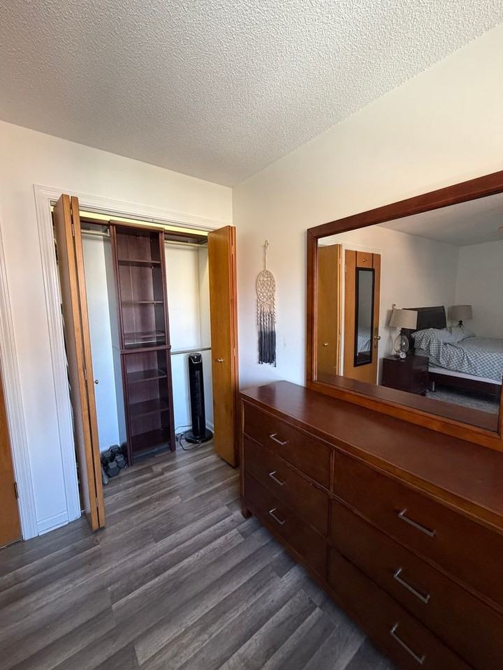 108 E Housatonic St - Photo 3 of 8