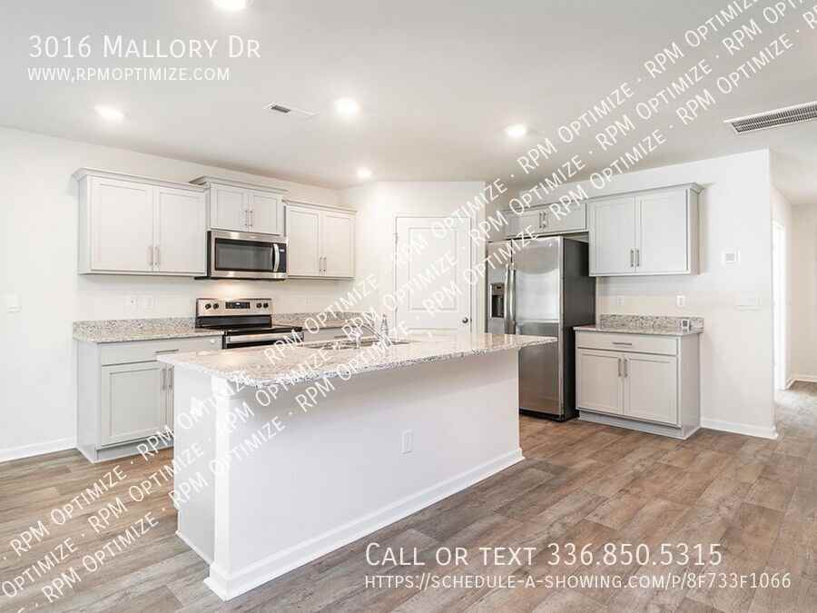 3016 Mallory Dr - Photo 5 of 50