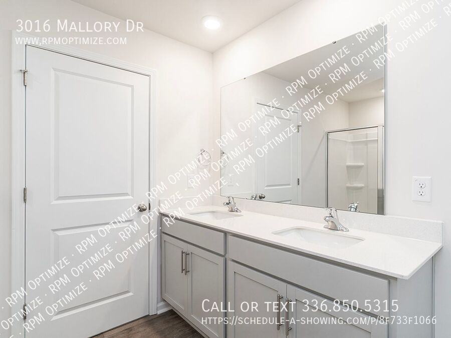 3016 Mallory Dr - Photo 6 of 50