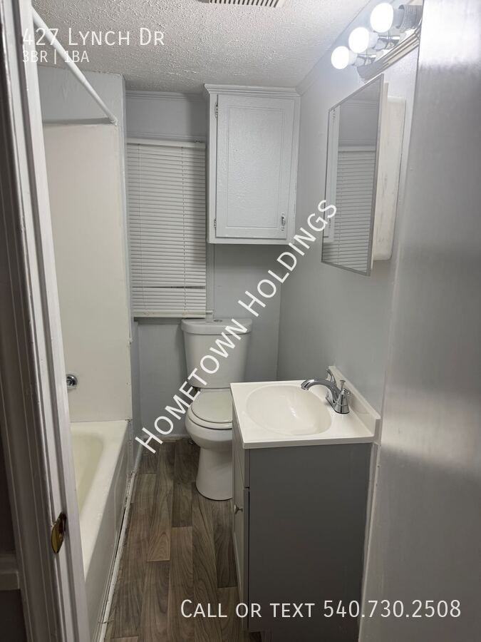 427 Lynch Drive - Photo 3 of 8