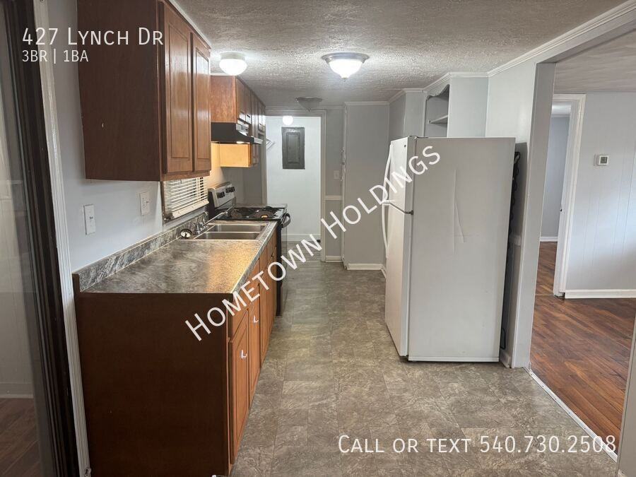 427 Lynch Drive - Photo 4 of 8