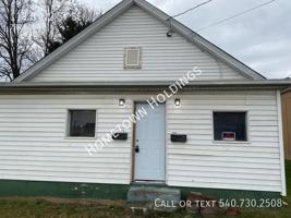 featured image of 118 8 1/2 St Se