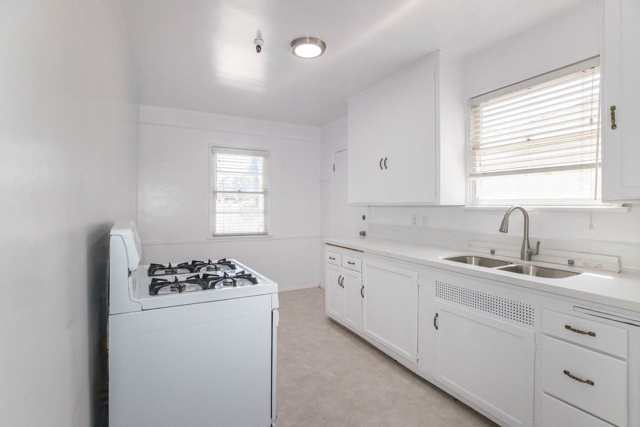 10900 Culver Blvd #5 - Photo 3 of 11