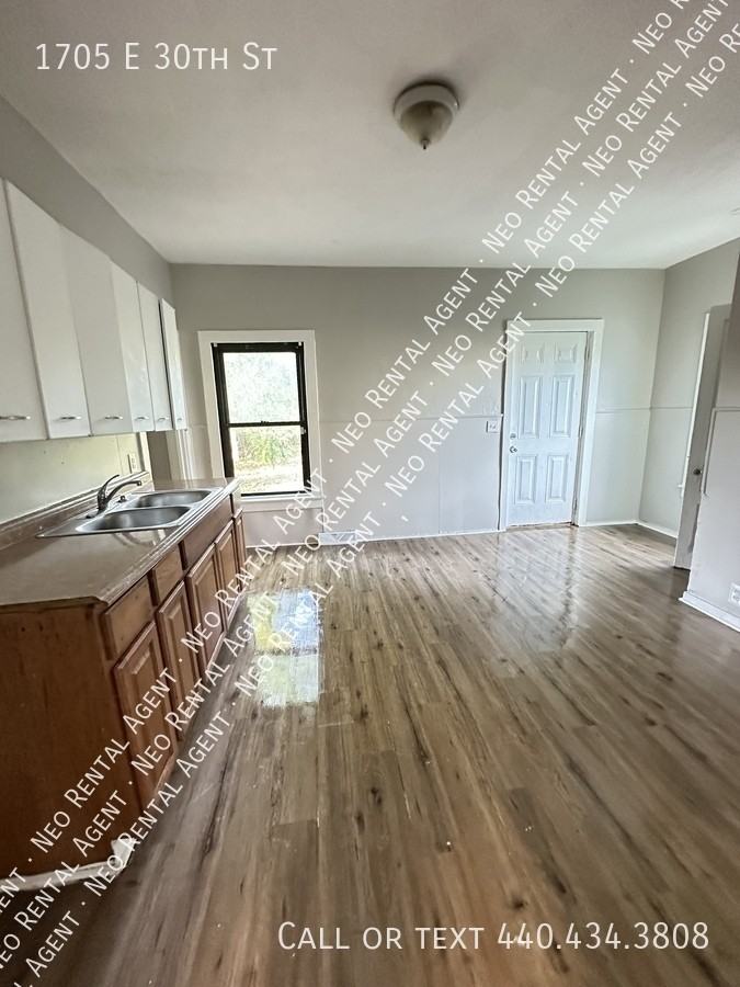 1705 East 30th Street - Photo 6 of 9