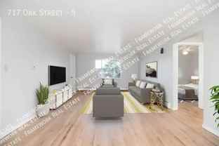 717 Oak St #5 - Photo 1 of 1